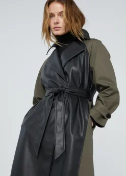 Gabardina combinada efecto piel