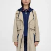 Gabardina con capucha