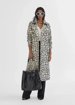 Gabardina efecto serpiente