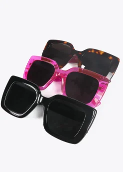 Gafas de sol fabricadas en acetato con forma cuadrada. Varillas personalizadas.
