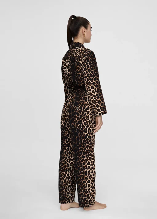 Mono animal print