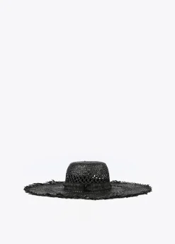 Pamela con flecos y logo