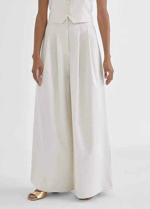 Pantalón ancho y fluído