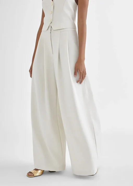 Pantalón ancho y fluído