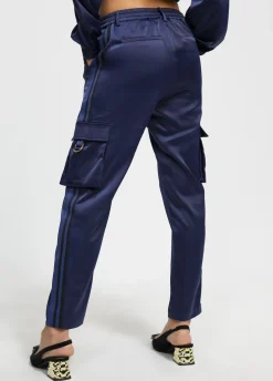 Pantalón cargo satinado
