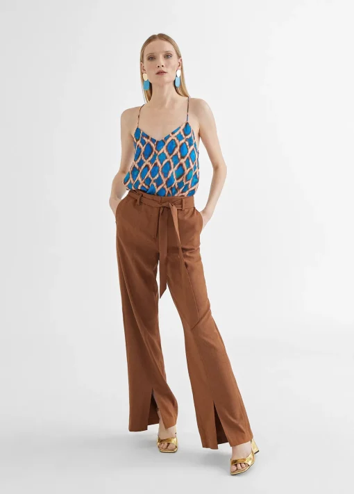 Pantalón cinturón y aberturas