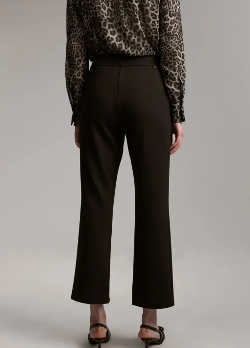 Pantalón detalle botón