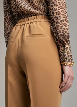 Pantalón detalle botones