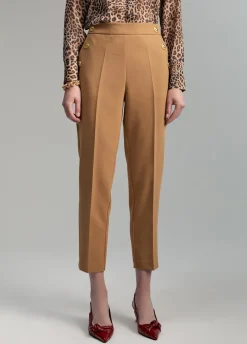 Pantalón detalle botones