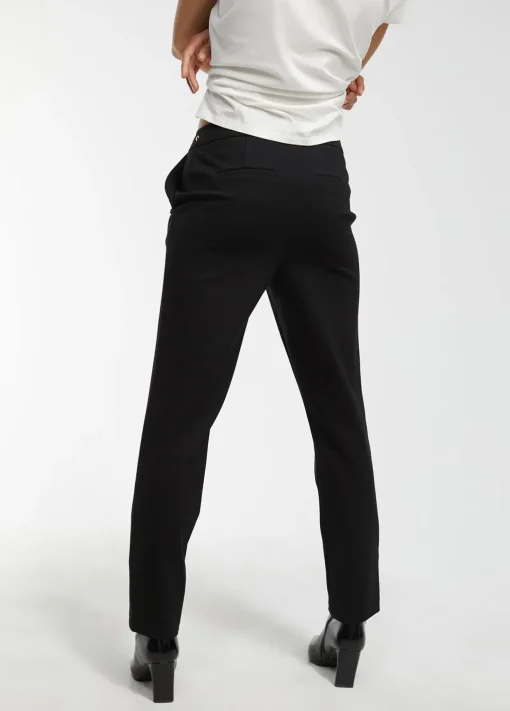 Pantalón detalle eyelets