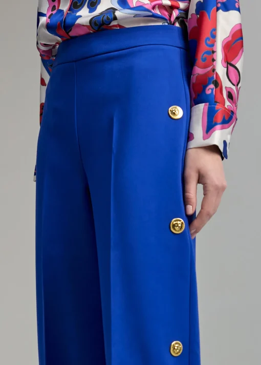 Pantalón detalle snaps