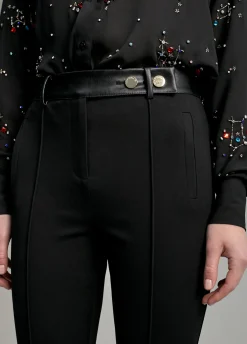 Pantalón detalles efecto piel