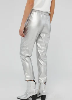 Pantalón plateado