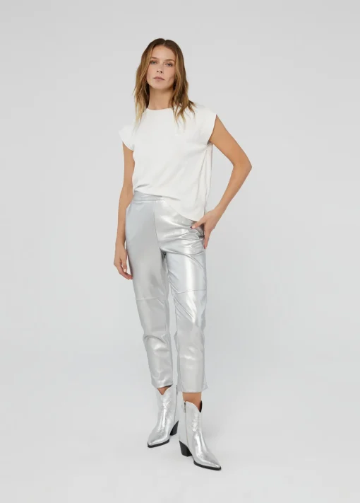 Pantalón plateado