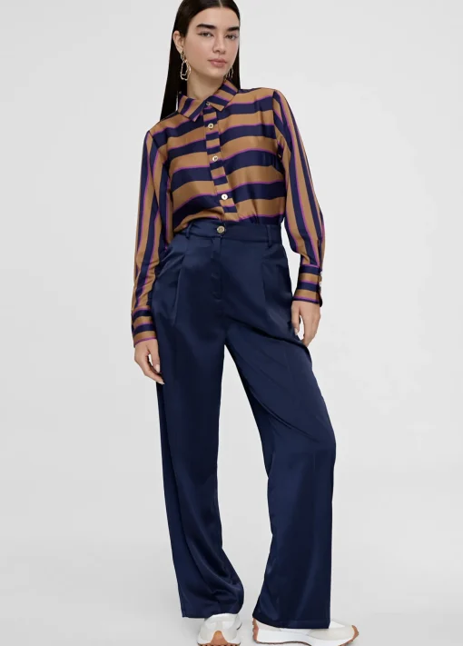 Pantalón recto con bolsillos