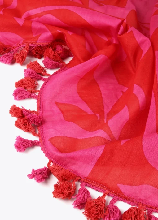 Pareo fucsia y rojo.