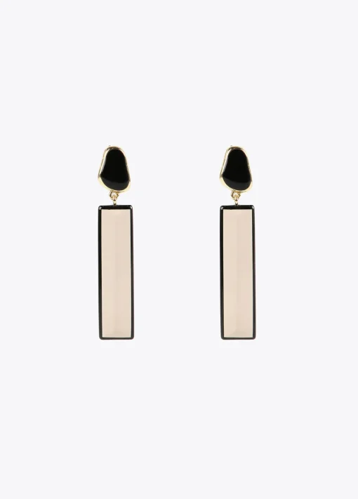 Pendientes blanco y negro