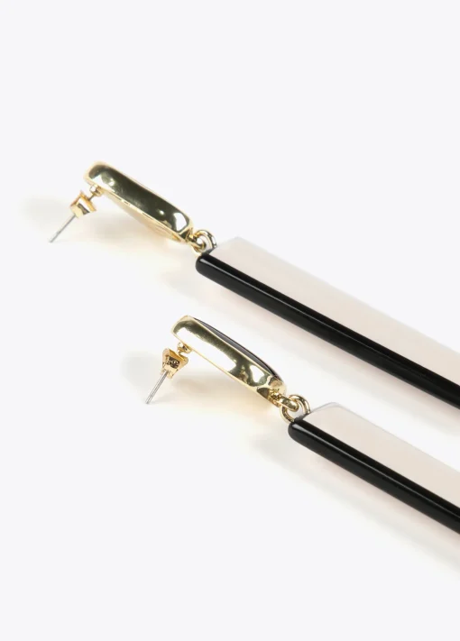 Pendientes blanco y negro