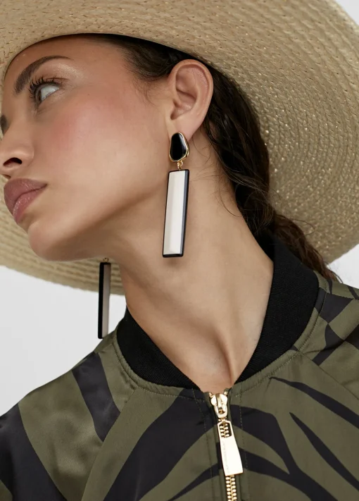 Pendientes blanco y negro