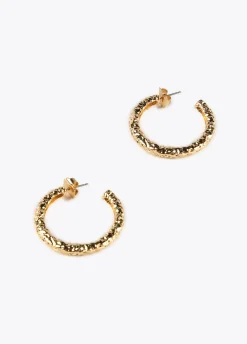 Pendientes dorados con textura