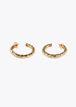 Pendientes dorados con textura