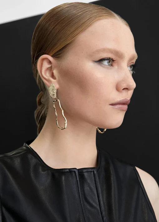 Pendientes dorados multiforma