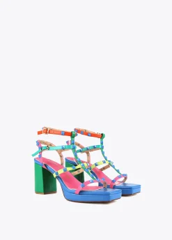 Sandalia de tacón con tiras multicolor