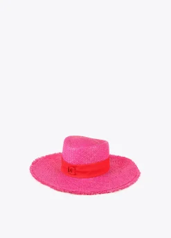 Sombrero con ala ancha