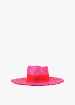 Sombrero con ala ancha