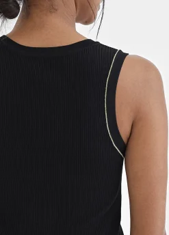 Top con detalle en lurex