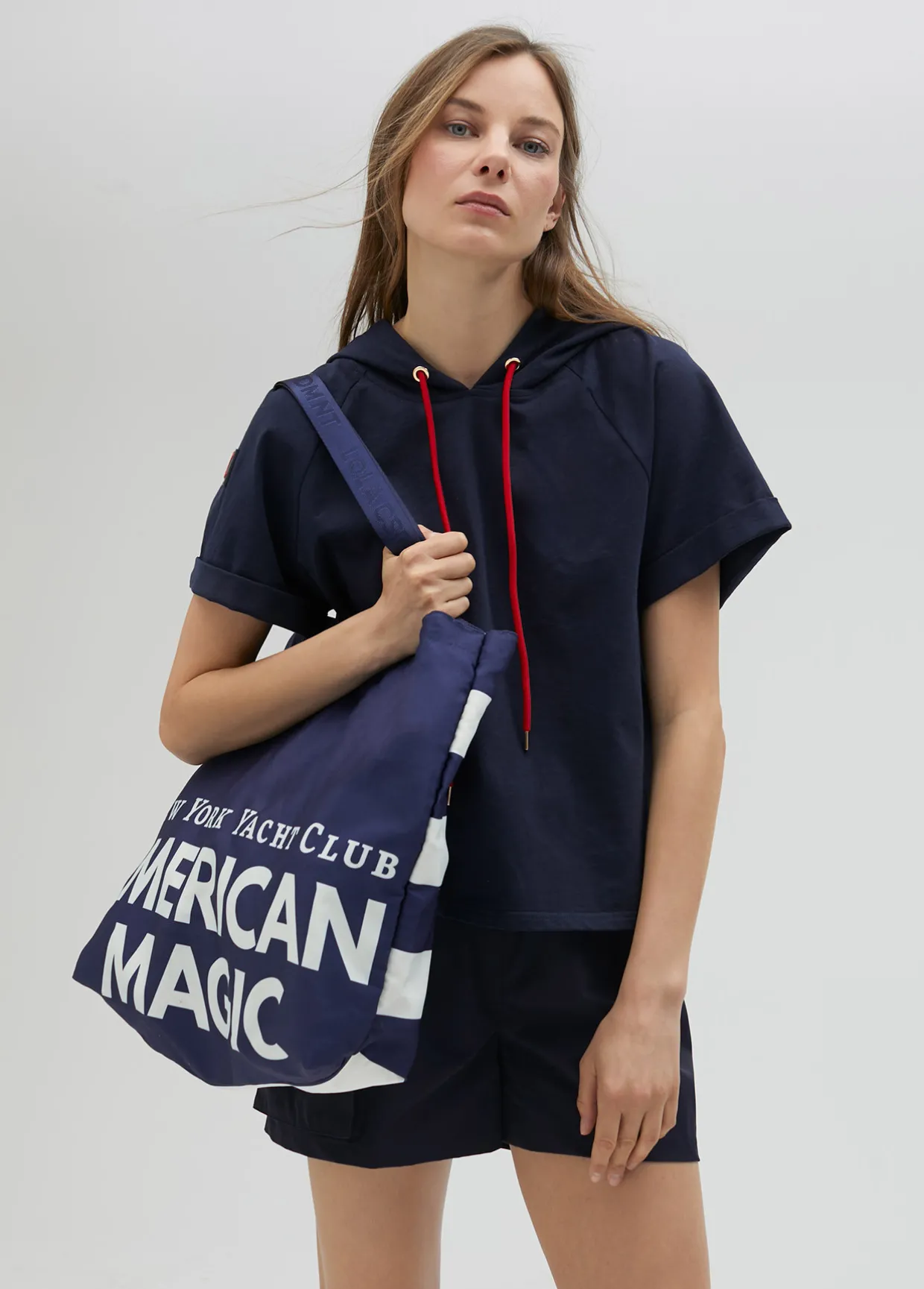Tote bag de color azul American Magic - Lola Casademunt