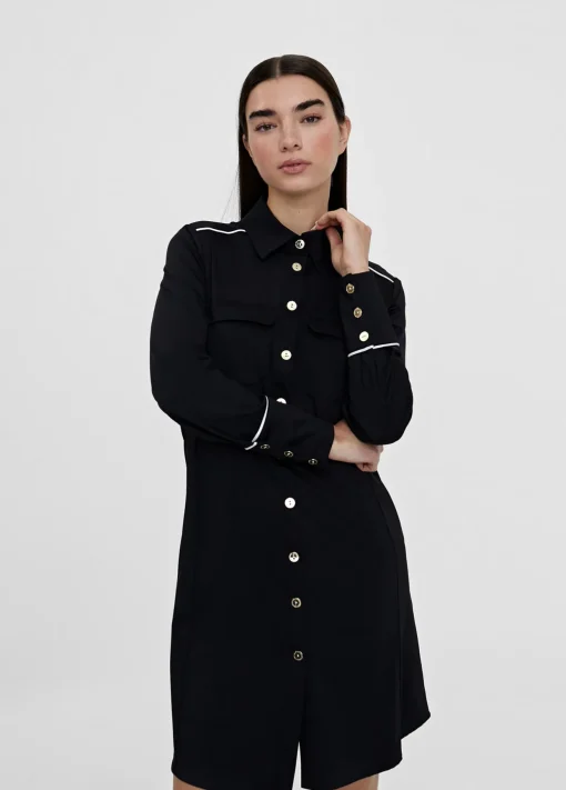 Vestido corto camisero ceñido