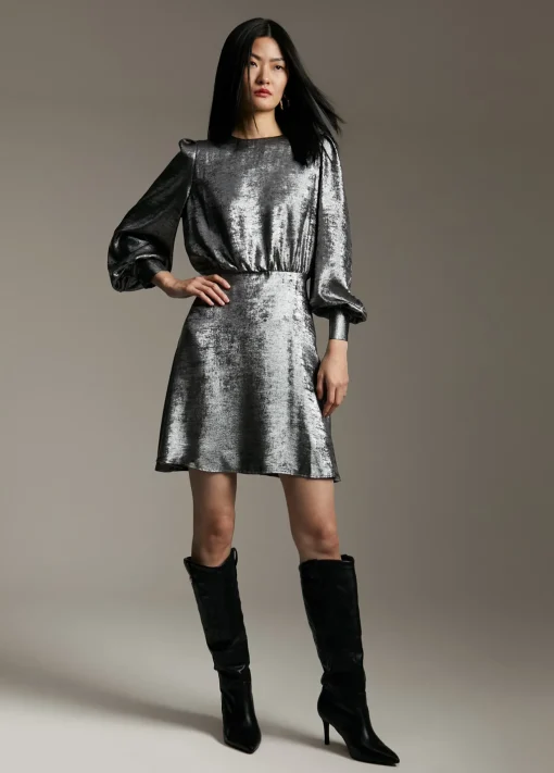 Vestido corto laminado