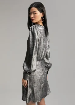 Vestido corto laminado