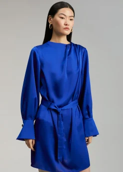 Vestido corto satinado