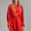 Vestido corto satinado