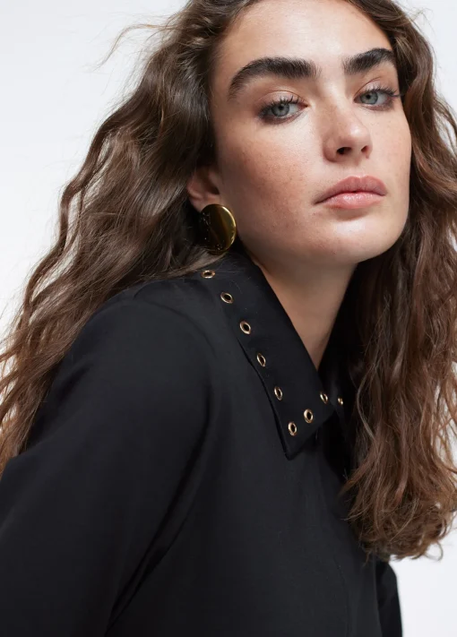 Vestido detalle eyelets