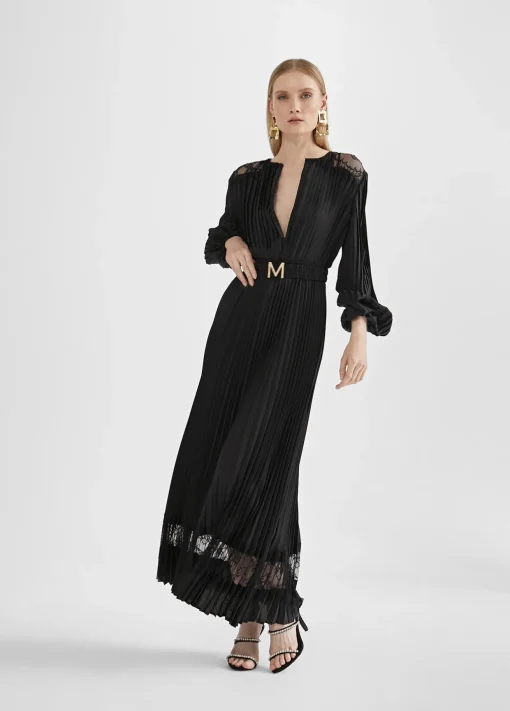 Vestido largo plisado y encaje
