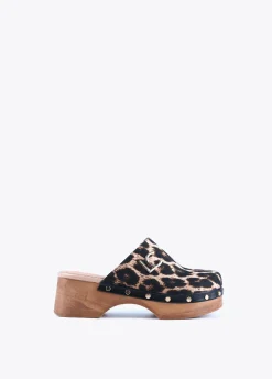 Zueco con estampado animal