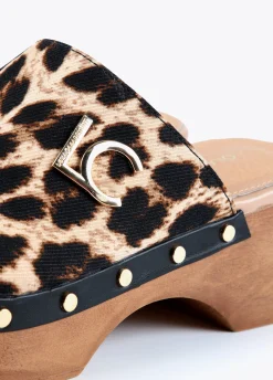 Zueco con estampado animal
